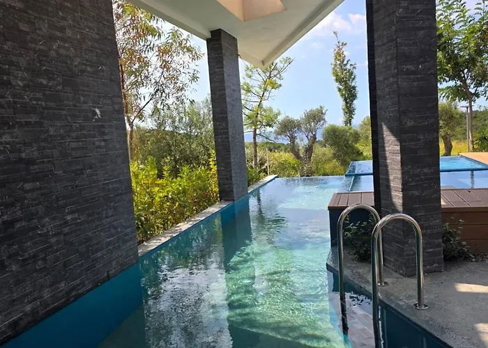Cape Of Rodon Resort, Village 호텔 드라치