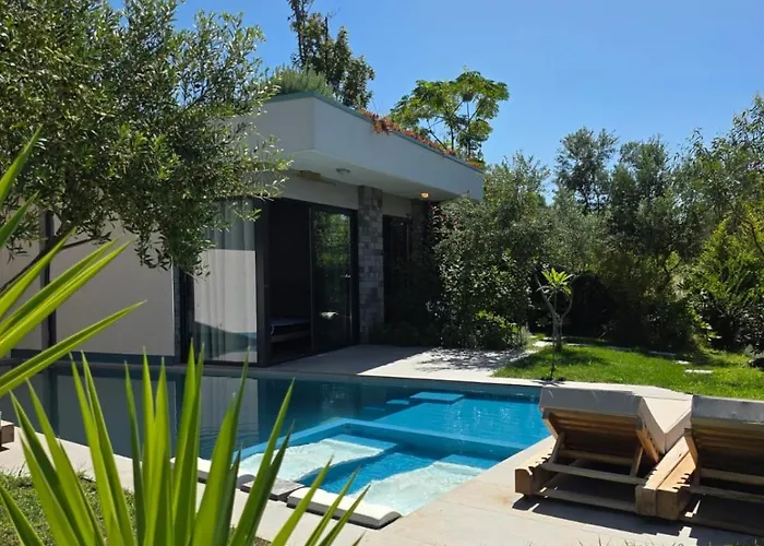Cape Of Rodon Resort, Village 5* دراس