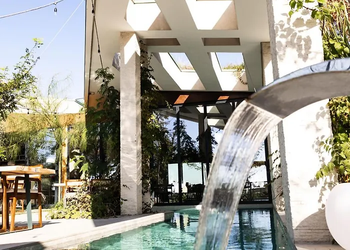 Cape Of Rodon Resort, Village 호텔 드라치